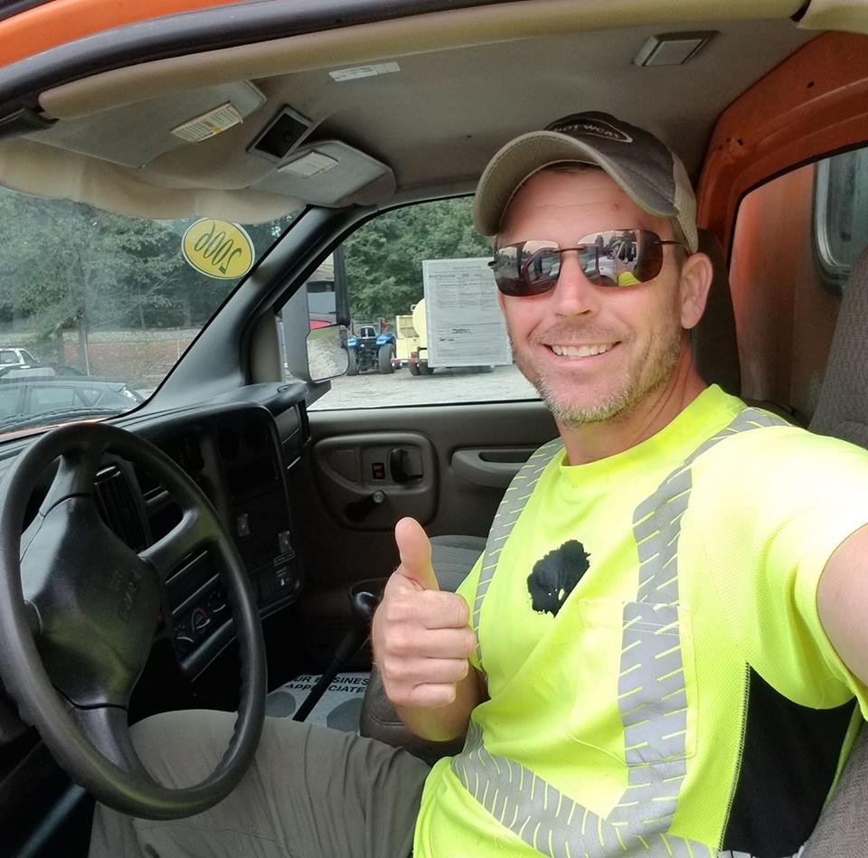 Vista owner and ISA Certified Arborist on-site for residential tree trimming and pruning work